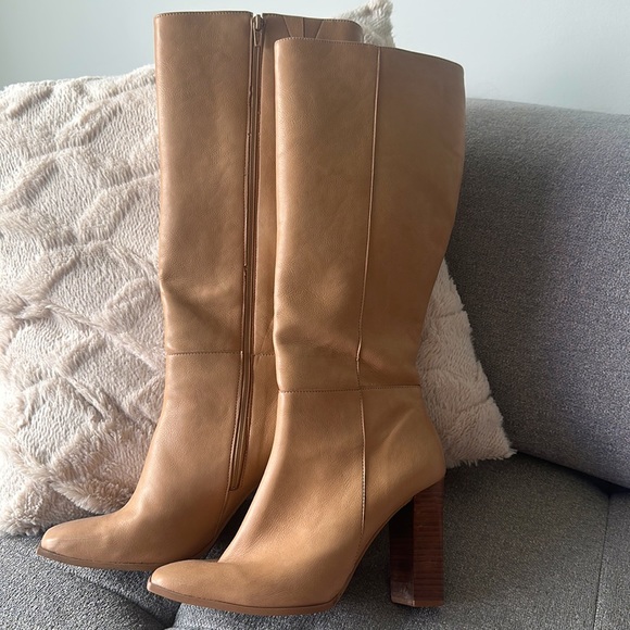 Boots - Picture 1 of 4